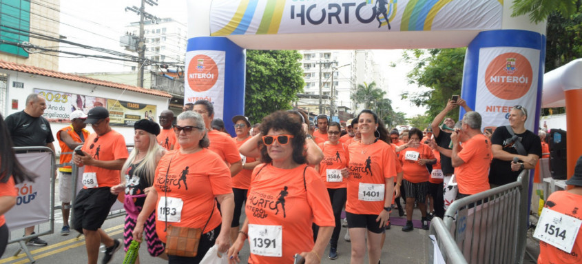 1ª Corrida do Horto Niterói 60Up reúne mais de mil corredores