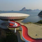 Acidente na Ponte Rio-Niterói deixa dois feridos