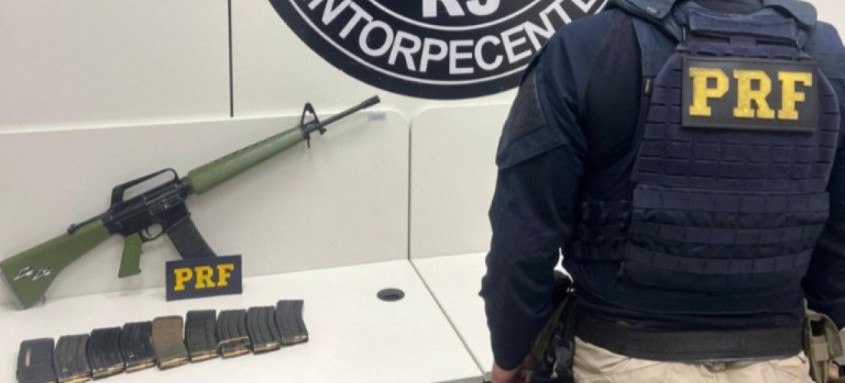 PF e PRF prendem homem transportando arma de fogo ilegal na Ponte Rio-Niterói