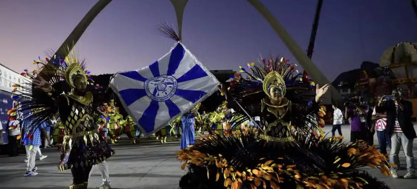 Acadêmicos de Niterói vence Série Ouro e sobe ao Grupo Especial do Rio