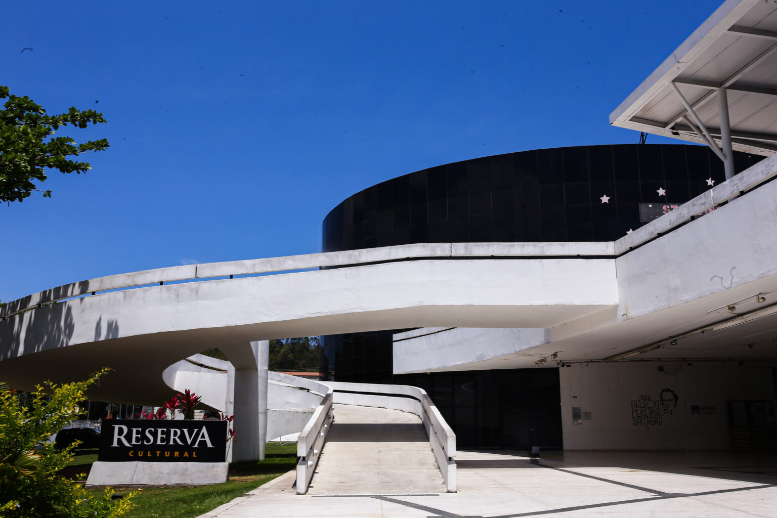 Exibições gratuitas do filme “Ainda Estou Aqui”