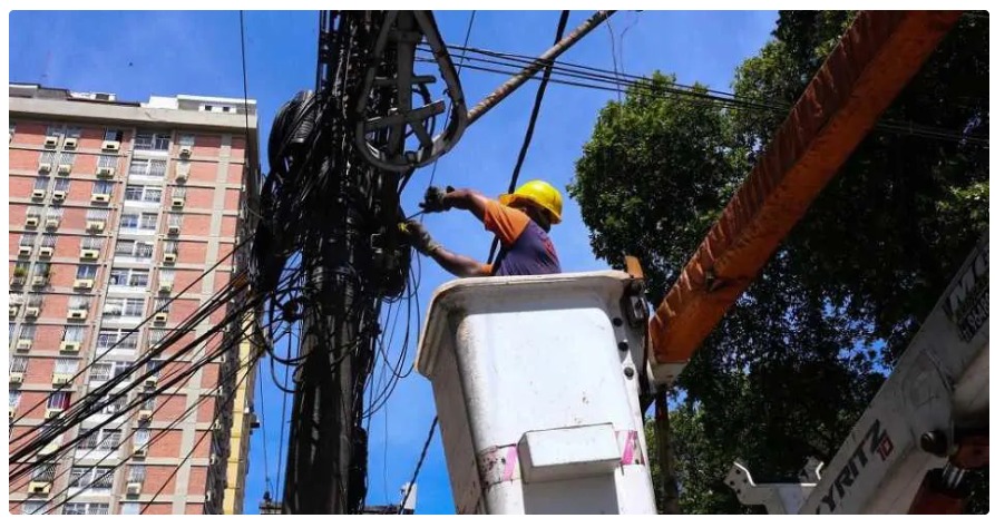 Justiça determina prazo para ENEL religar a luz quando houver queda do serviço em Niterói