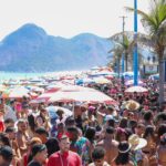 Prefeito Rodrigo Neves prestigia Carnaval nos bairros e celebra a cultura popular em Niterói