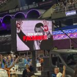 Forte chuva alaga ruas de Itaperuna e arrasta carros e caçamba