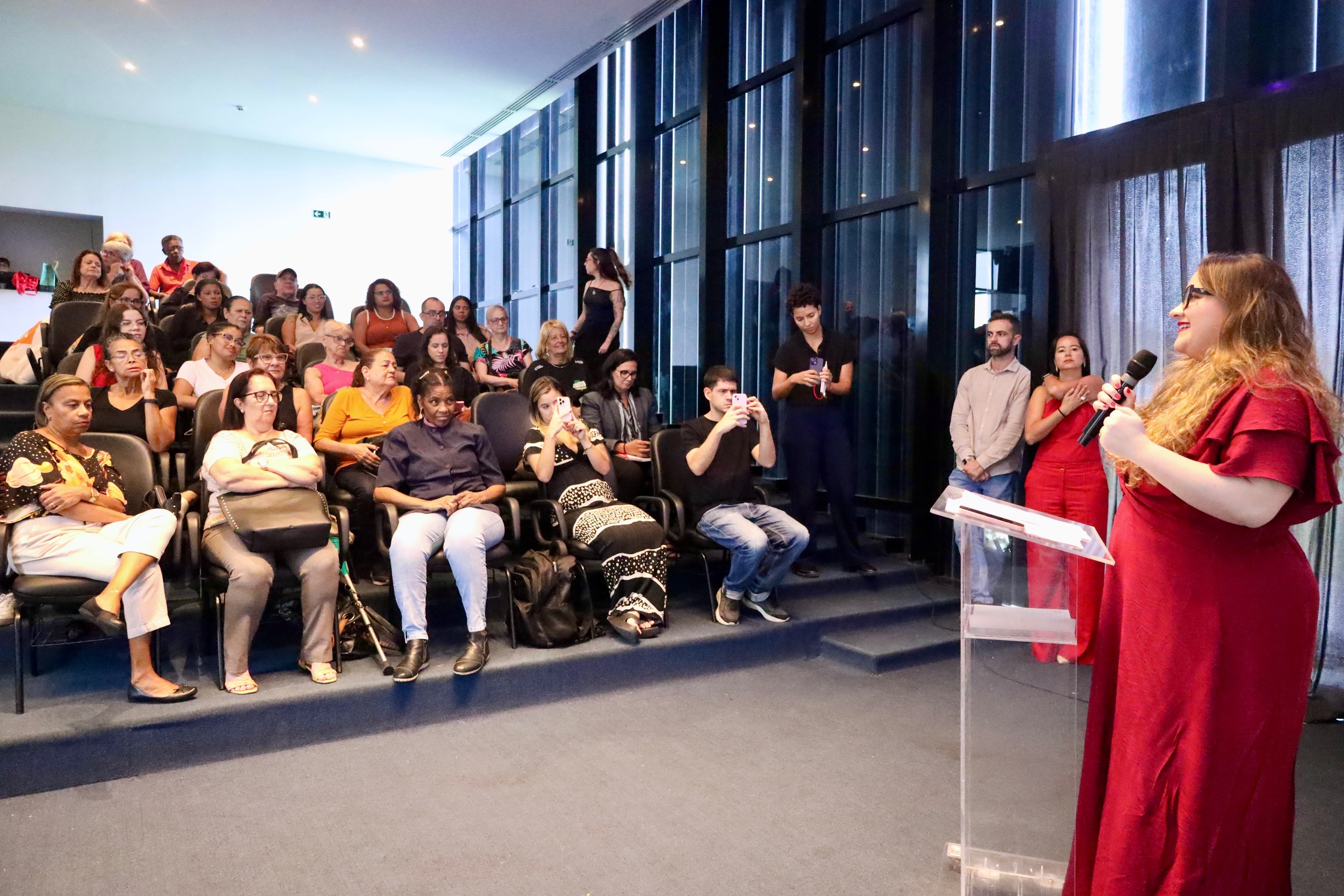 Niterói celebra protagonismo feminino e planejamento previdenciário em evento no Caminho Niemeyer