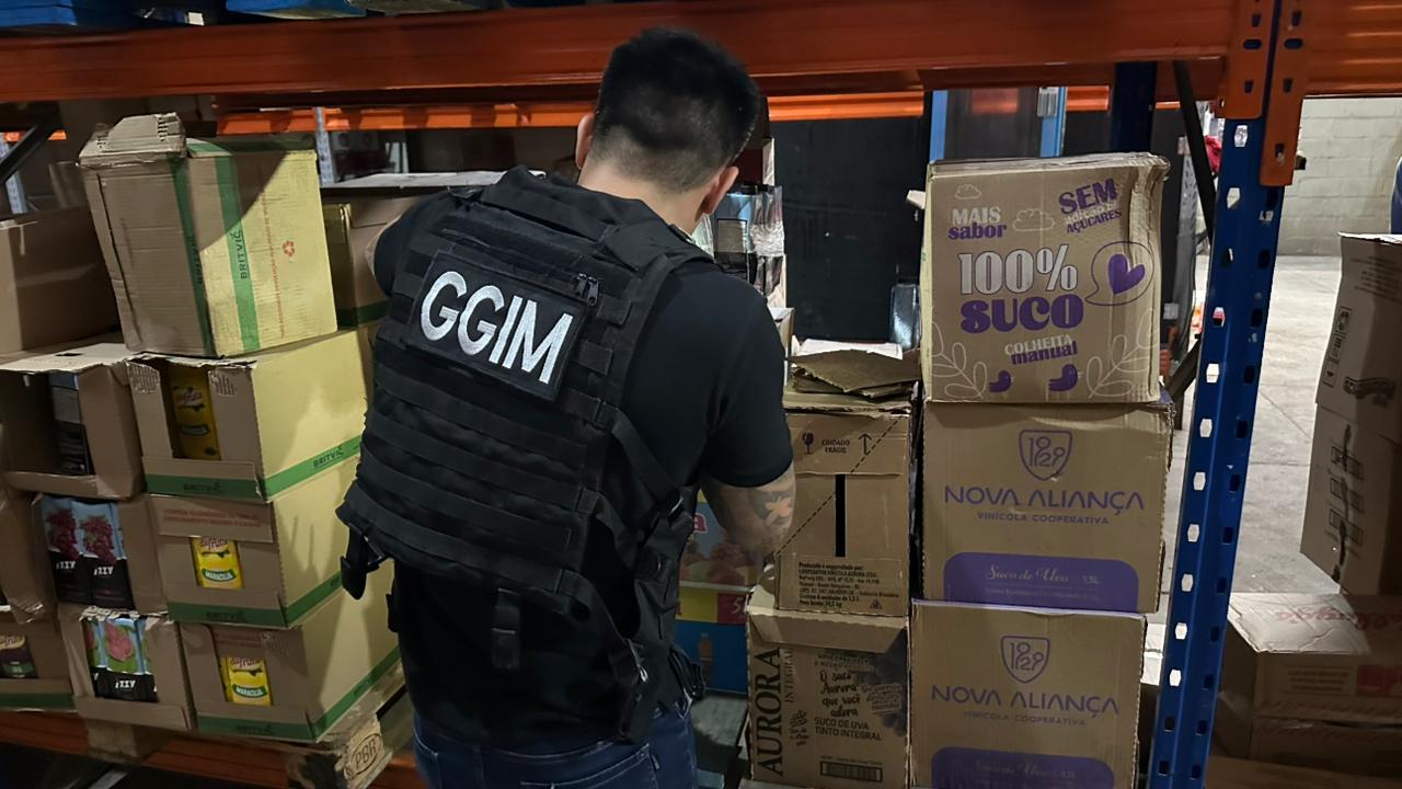 Niterói intensifica Operação Pharmakon e fiscaliza supermercado no Barreto após denúncias de irregularidades sanitárias