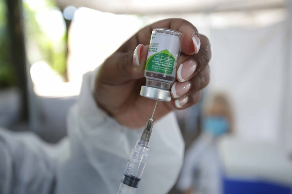 Campanha de vacinação contra a Influenza prossegue em Niterói